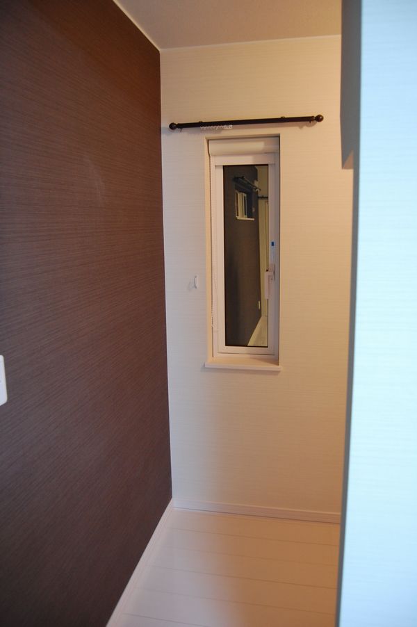 ウォークインクロゼット窓