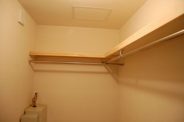 ウォークインクロゼット棚