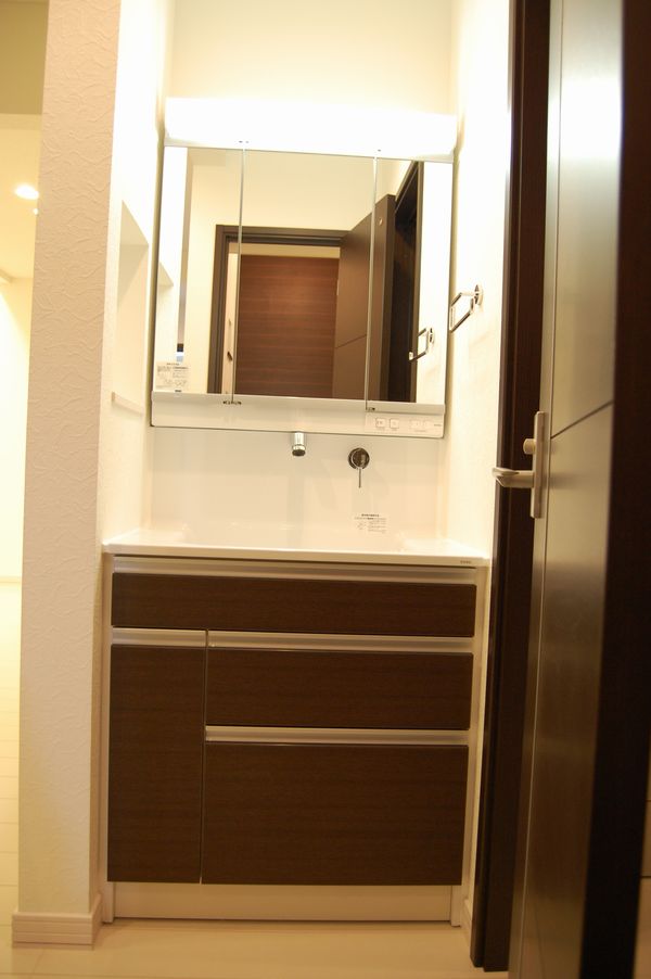 洗面所正面 洗面所正面