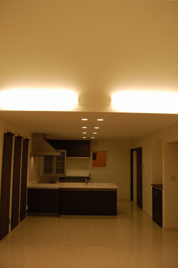 リビング吹き抜けの照明