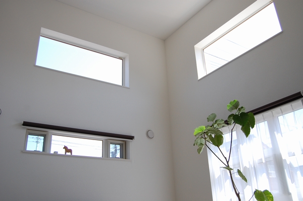 リビング　吹き抜け