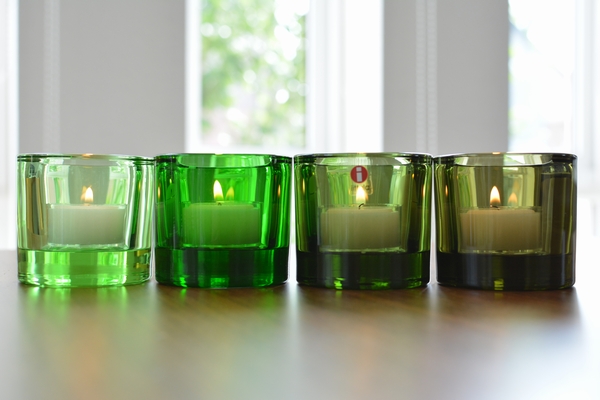 イッタラ　kivi　フォレストグリーンにキャンドルを灯してみます。