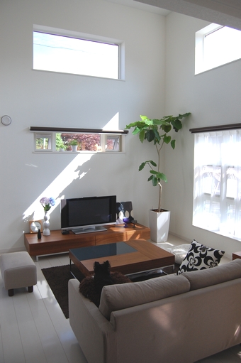 リビング　吹き抜け