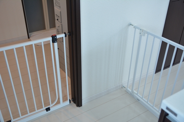 日本育児 ベビーゲートの色違い