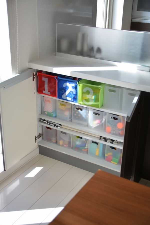 ダイソー積み重ねボックス　収納　