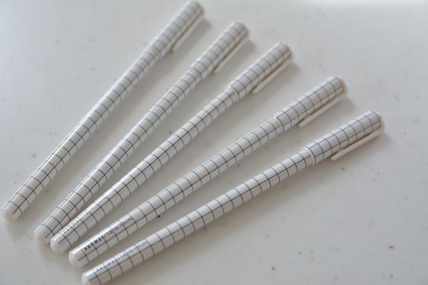 グリット柄ボールペン