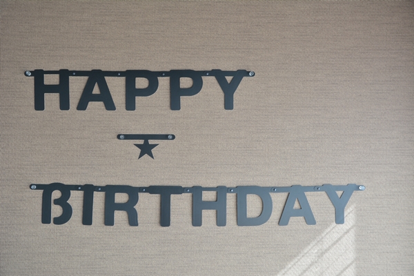 OMM-design　ワードバナー ブラック