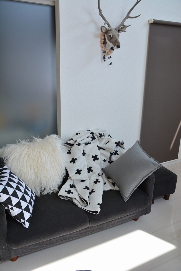 ピアヴァレン クロスブランケットとソファー