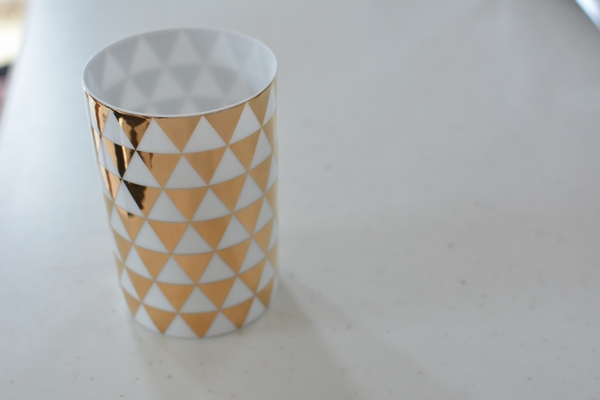 Bloomingville 三角柄 ゴールドのキャンドルホルダー Bloomingville 三角柄 ゴールドのキャンドルホルダー