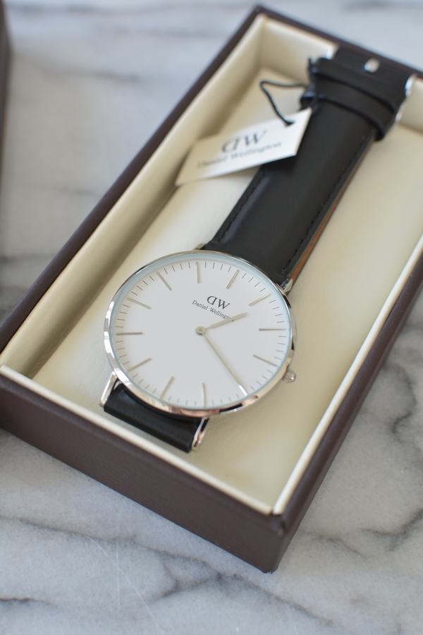 ダニエルウェリントン ケース入り