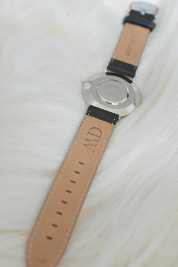 ダニエルウェリントン 裏