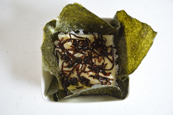 ティーマを使ったおにぎらずの作り方