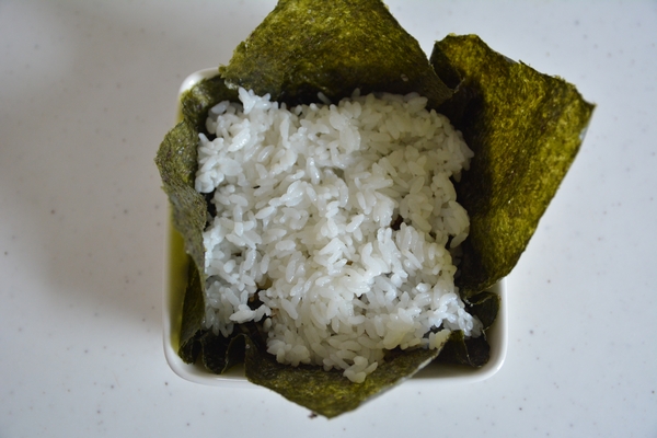 ティーマを使ったおにぎらずの作り方