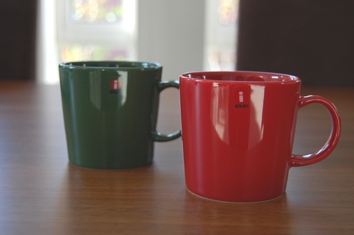 ティーマ マグ レッド