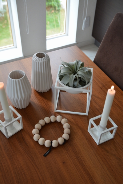 白い北欧雑貨とウッド