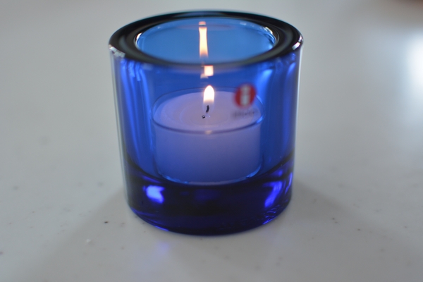 ウルトラマリンブルーにキャンドル