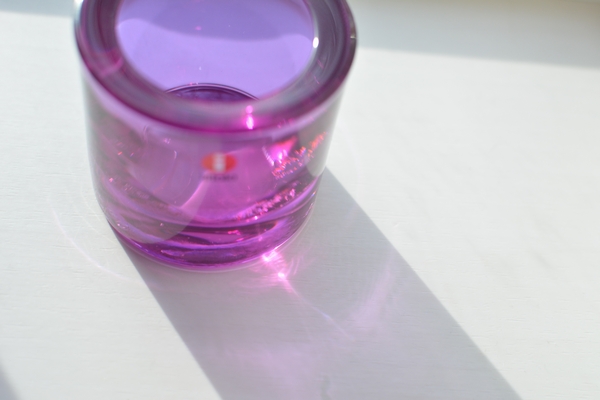 光に照らされたイッタラ　kivi　アメジスト