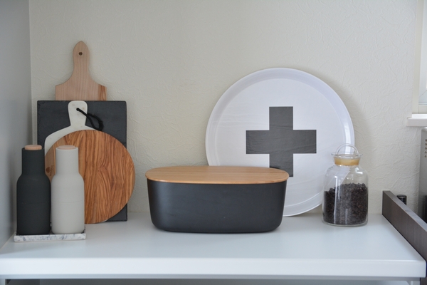 ピアヴァレン クロストレイをキッチンに飾る