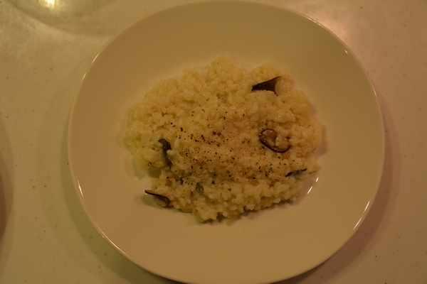 アラビア Eeva オーバルプレート25cmとトリュフリゾット