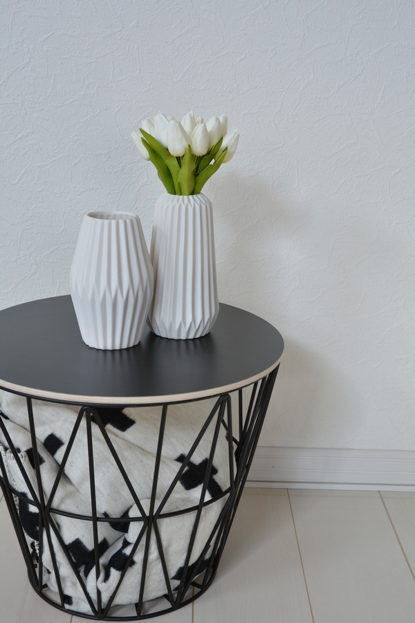 チューリップ造花とフラワーベース