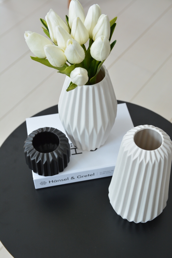 白いダミーブックを使って雑貨ディスプレイ