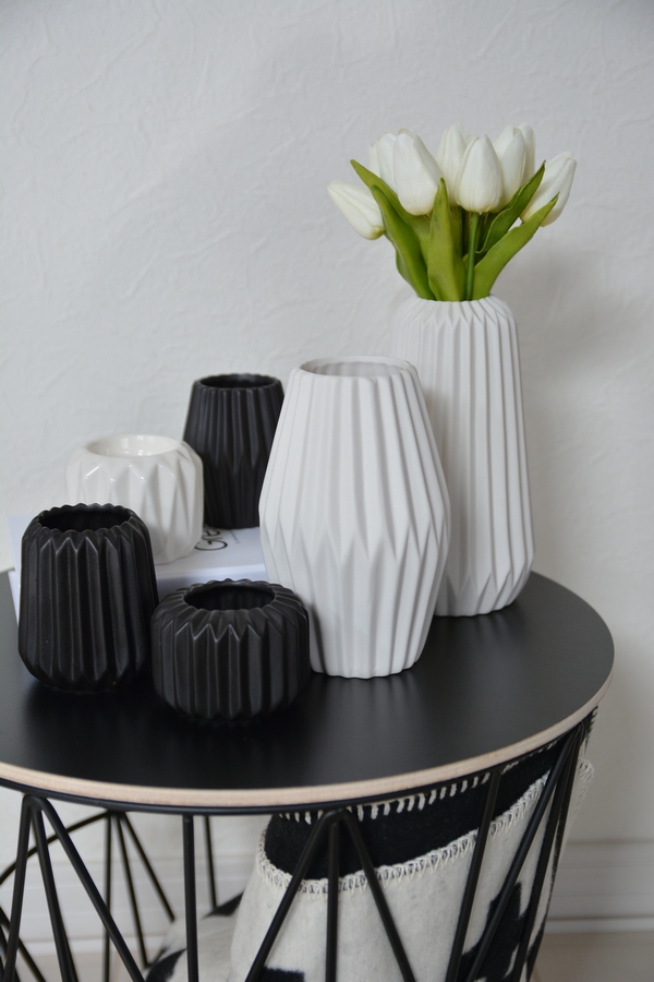 ダイソーの北欧風雑貨とブルーミングヴィルを並べる