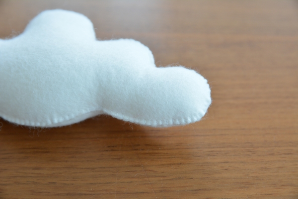 フエルトモビール 縫い合わせ